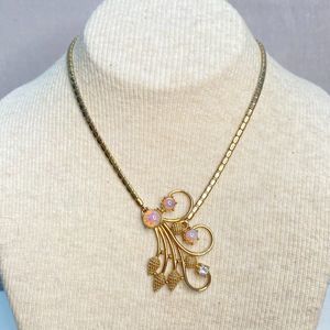 Princess Necklace Pendant Gold Tone Bar Chain Opalescent Stones Hobnail Cones